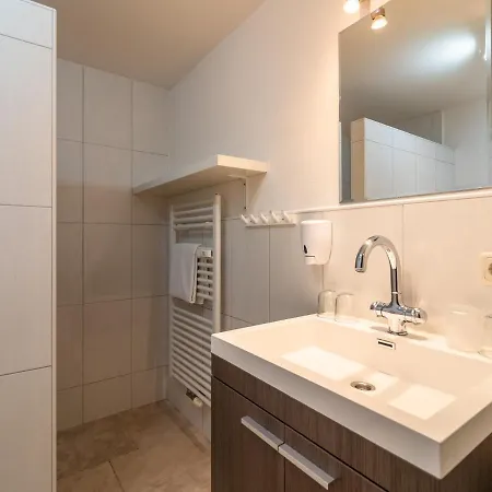 Spacious In With Private Terrace *